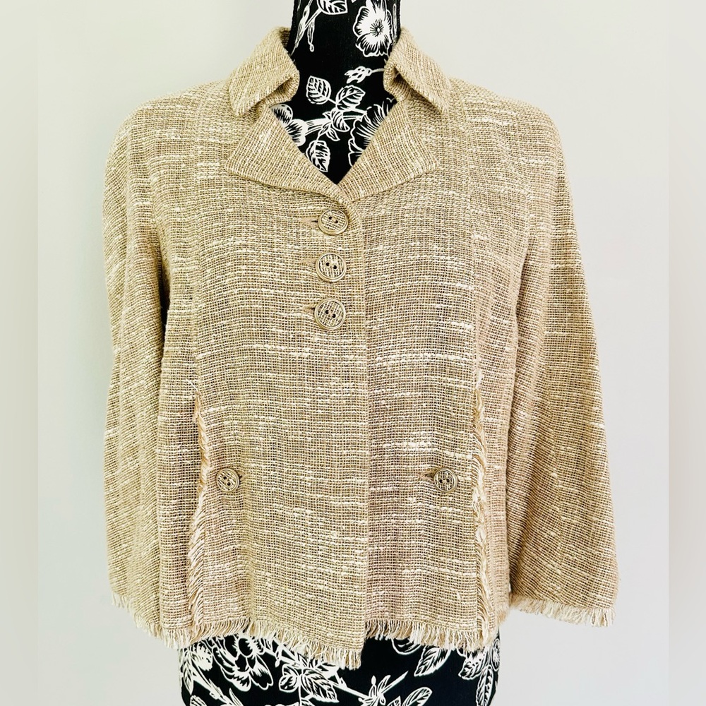 CHANEL beautiful light tweed beige jacket